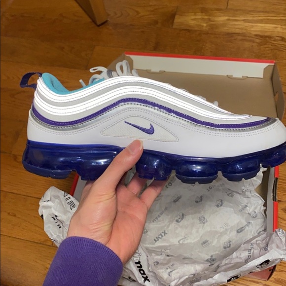 Nike’s (NEED GONE ASAP)(PLEASE READ DESCRIPTION) - Picture 4 of 16